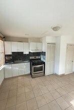 85 Laidlaw Ave in Jersey City, NJ - Foto de edificio - Building Photo