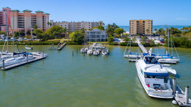 131 Estero Blvd in Ft. Myers, FL - Building Photo