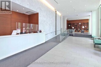 170-P170 Fort York Blvd in Toronto, ON - Building Photo - Building Photo