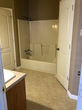 351 Meadow Crossing Dr in Baton Rouge, LA - Building Photo - Building Photo