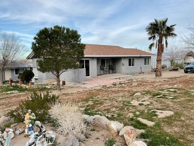 32322 Amber Rd in Lucerne Valley, CA - Building Photo - Building Photo