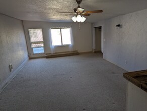 1717 SE Clatsop St in Portland, OR - Building Photo - Building Photo