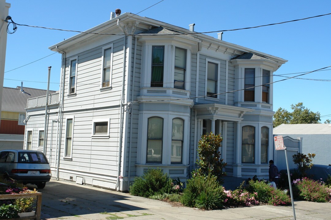 487 43rd St in Oakland, CA - Foto de edificio