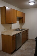 Meadow Ridge Apartments in Whitewater, WI - Building Photo - Building Photo