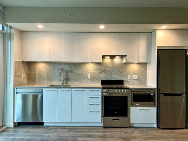 Spencer House in Vancouver, BC - Building Photo - Building Photo