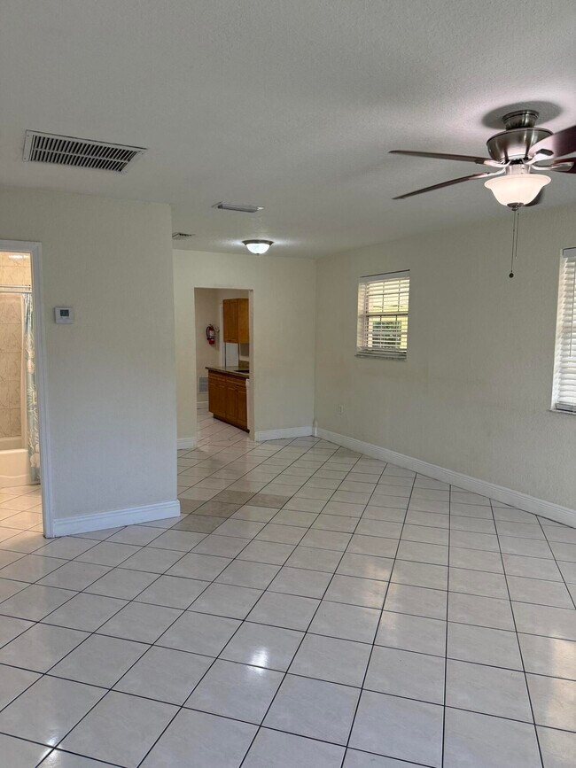 924 Green St in West Palm Beach, FL - Building Photo - Building Photo