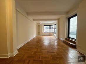 EAST 56 STREET in New York, NY - Building Photo - Building Photo