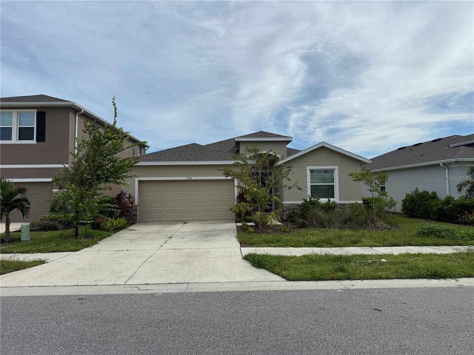 5740 Woodland Sage Dr in Sarasota, FL - Building Photo