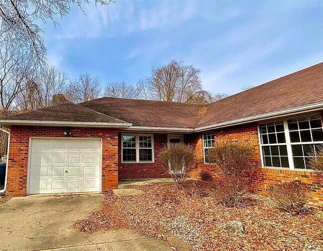 62 S Cherry Hills Rentals in Edwardsville, IL