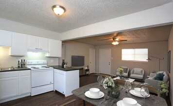 Westridge Apartments in Lubbock, TX - Building Photo - Building Photo