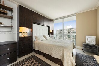 218 SE 14th St in Miami, FL - Building Photo - Building Photo