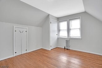 706 Chestnut St in Roselle, NJ - Building Photo - Building Photo