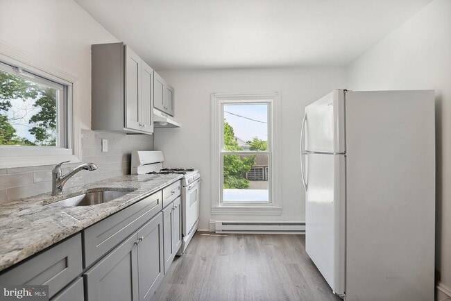 property at 128 W Broad St