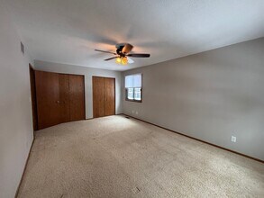 11532 Carriage Ct in Eden Prairie, MN - Foto de edificio - Building Photo