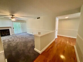 57 Doranne Ct in Smyrna, GA - Foto de edificio - Building Photo