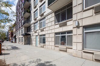 The Montenegro of Astoria in Astoria, NY - Foto de edificio - Building Photo