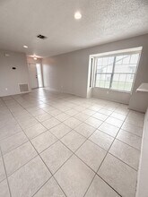 525 SW Sara Blvd in Port St. Lucie, FL - Building Photo - Building Photo