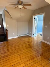 19 Columbus Ave, Unit Third Floor in Northampton, MA - Building Photo - Building Photo