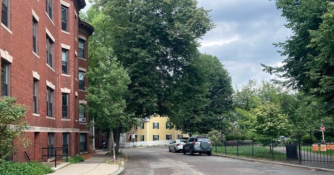7 Perry St in Brookline, MA - Building Photo - Building Photo