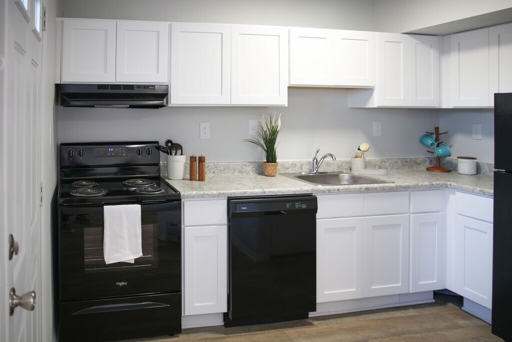 Aden Park and Ebbetts Plaza Apartments in Virginia Beach, VA