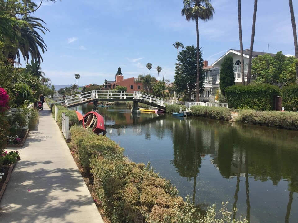 2712 Strongs Dr, Unit 3 in Venice, CA - Building Photo