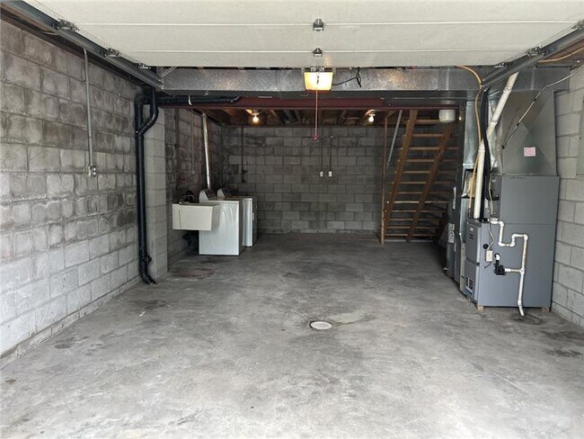 99 Rockdale Rd in Follansbee, WV - Building Photo - Building Photo