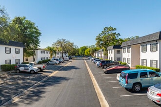 Vista Palms in Tampa, FL - Foto de edificio - Building Photo
