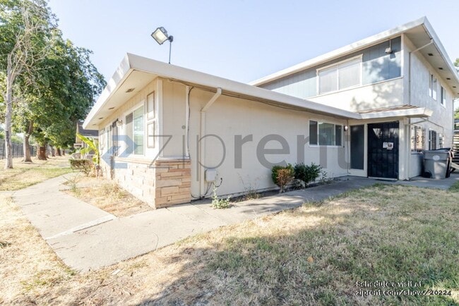 property at 7384 Franklin Blvd