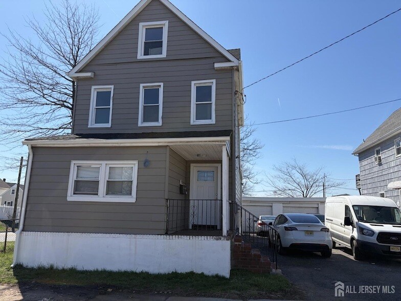 15 Fitch St in Carteret, NJ - Building Photo