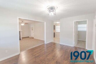 709 NW 16th St in Moore, OK - Building Photo - Building Photo