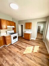 38 Brown St, Unit 38 in Waltham, MA - Building Photo - Building Photo