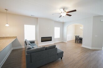 18 Sago Palm Wy in Bloomingdale, GA - Building Photo - Building Photo