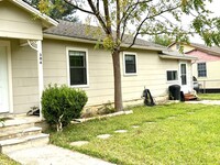 306 Koch St in Schertz, TX - Foto de edificio - Building Photo