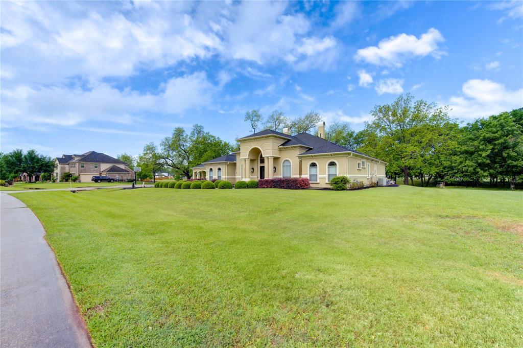 4011 Westerdale Dr in Fulshear, TX - Building Photo