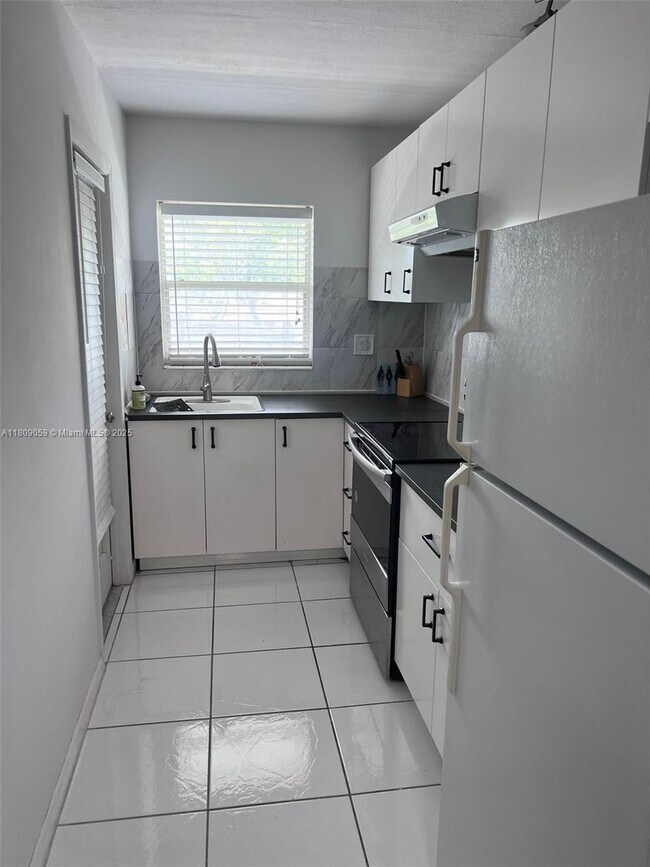 1425 Arthur St in Hollywood, FL - Building Photo - Building Photo