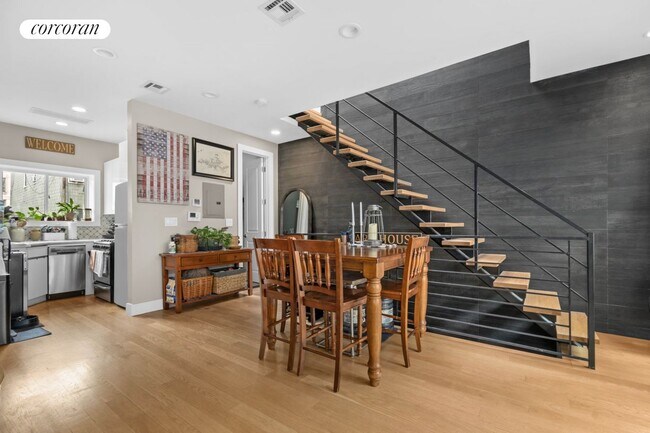 85 Eagle St in Brooklyn, NY - Foto de edificio - Building Photo
