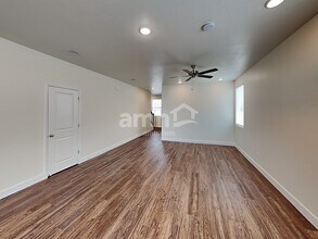 3264 Fields Ave in Syracuse, UT - Building Photo - Building Photo