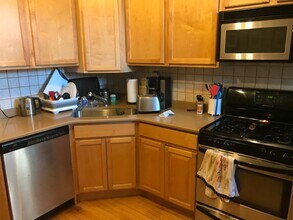 1703 W Nelson St, Unit 1 in Chicago, IL - Building Photo - Building Photo