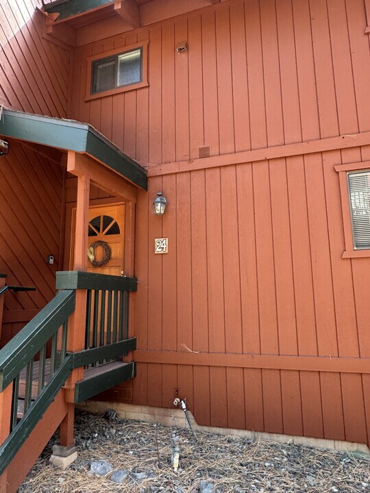 1474 Keller Rd in South Lake Tahoe, CA - Building Photo