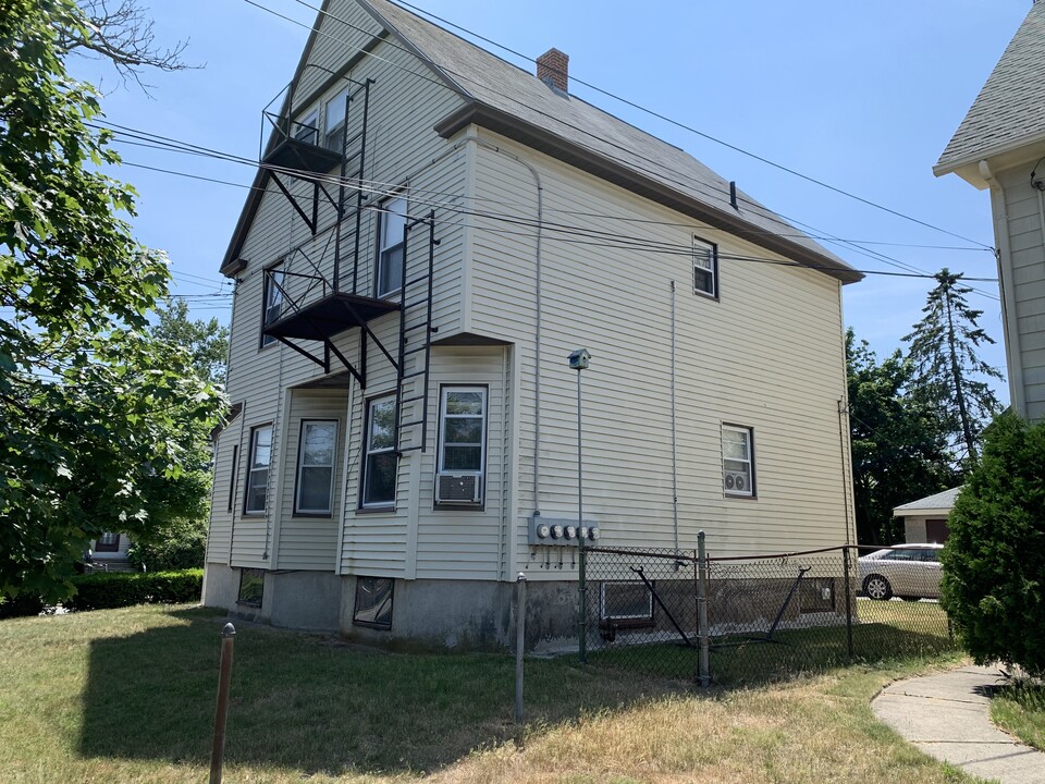 125 Auburn St in Cranston, RI - Building Photo