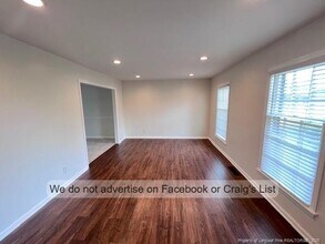 5449 Thompson Cir in Hope Mills, NC - Building Photo - Building Photo