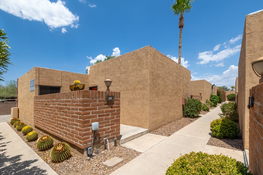 Riverside Suites in Tucson, AZ - Building Photo