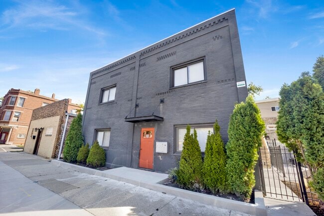 property at 2405 S Leavitt St