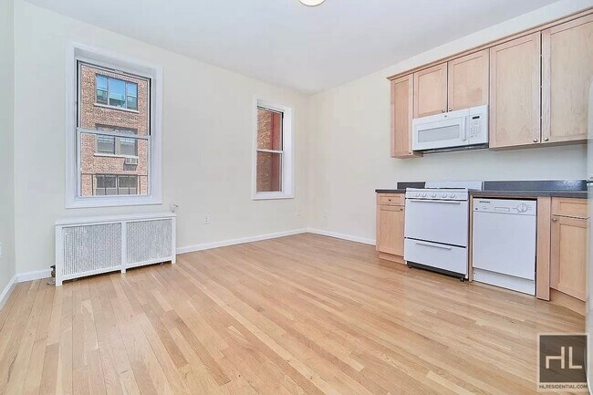 EAST 89 STREET in New York, NY - Building Photo - Building Photo