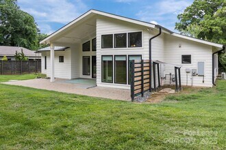 1207 Lakedell Dr in Charlotte, NC - Building Photo - Building Photo