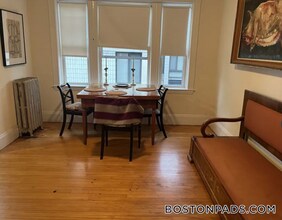 14 Centre St in Cambridge, MA - Foto de edificio - Building Photo