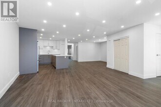 1498 Paddington Ct in Burlington, ON - Building Photo - Building Photo