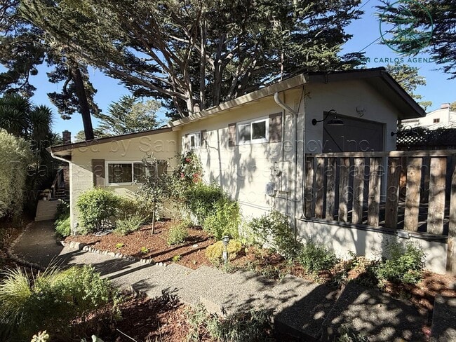 4 Santa Rita St in Carmel By The Sea, CA - Building Photo - Building Photo