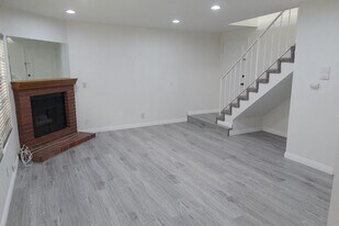 4721 Kester Ave, Unit 2 in Los Angeles, CA - Building Photo
