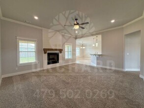 927 Fair Oaks St in Springdale, AR - Building Photo - Building Photo
